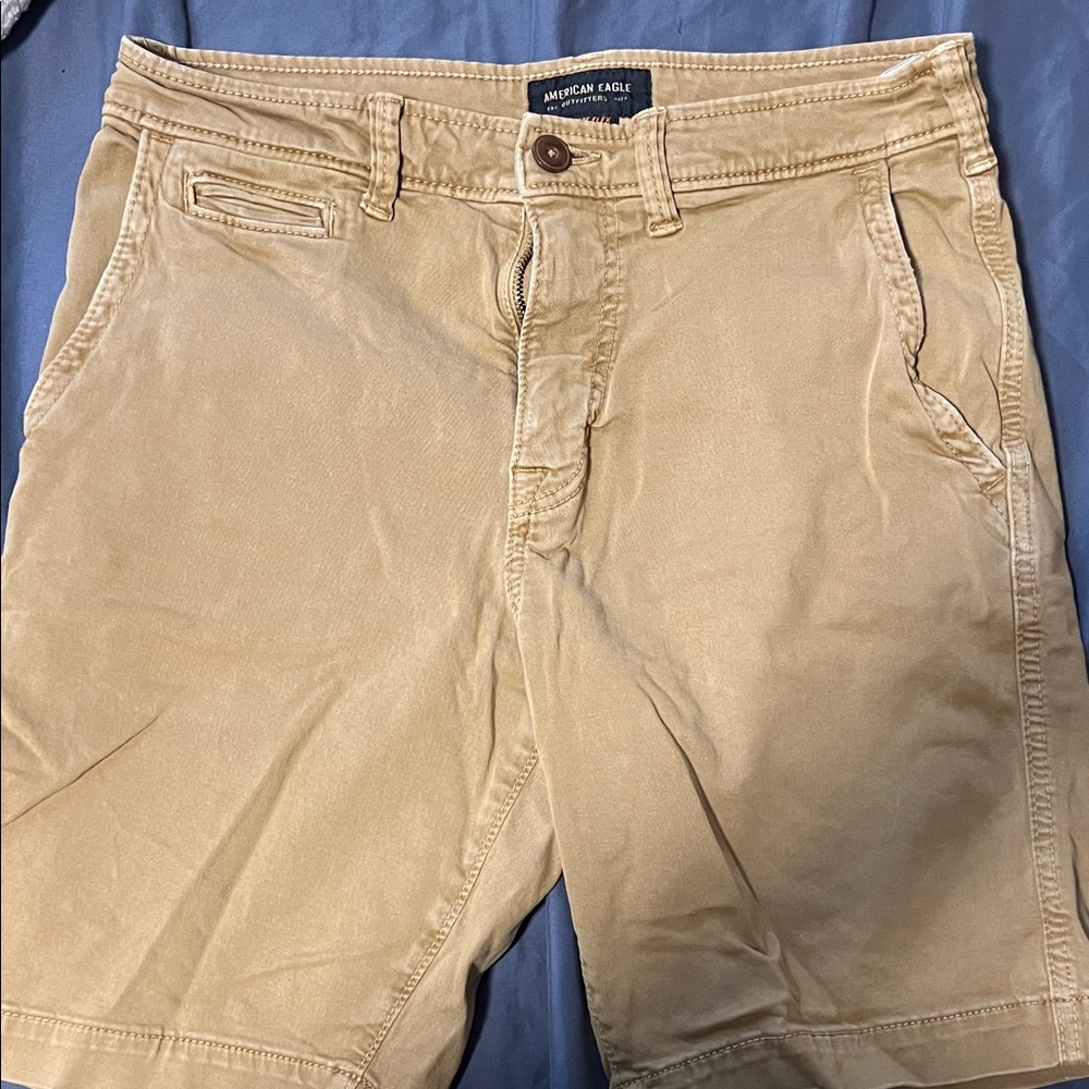 American Eagle Outfitters Men's Khaki Shorts